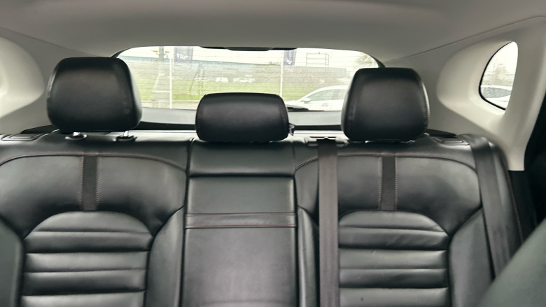 MG Hs 1.5 T-GDI Exclusive 5dr DCT Petrol Hatchback